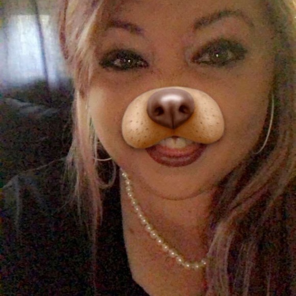 Meet your Posher, Priscilla - Picture 1 of 6